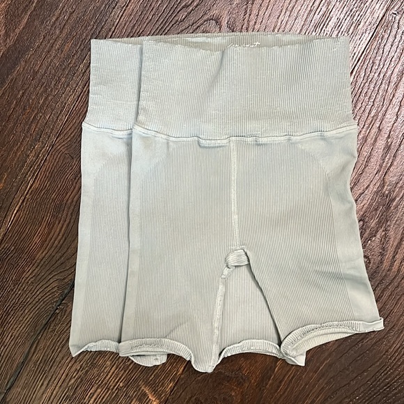 FP Movement Happiness Runs Bike Short - Picture 8 of 9